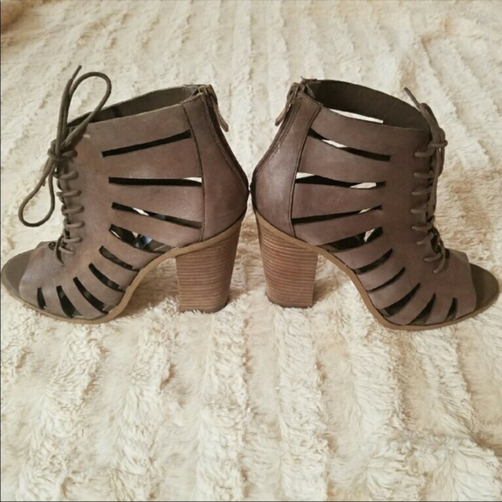 Bcbgeneration Open-Toe Block Heel - image 3